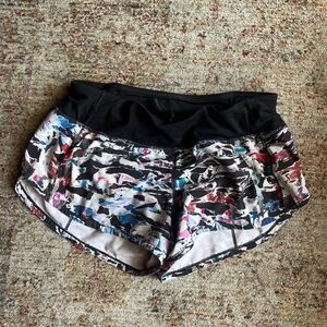 Lululemon speed up shorts 2.5"